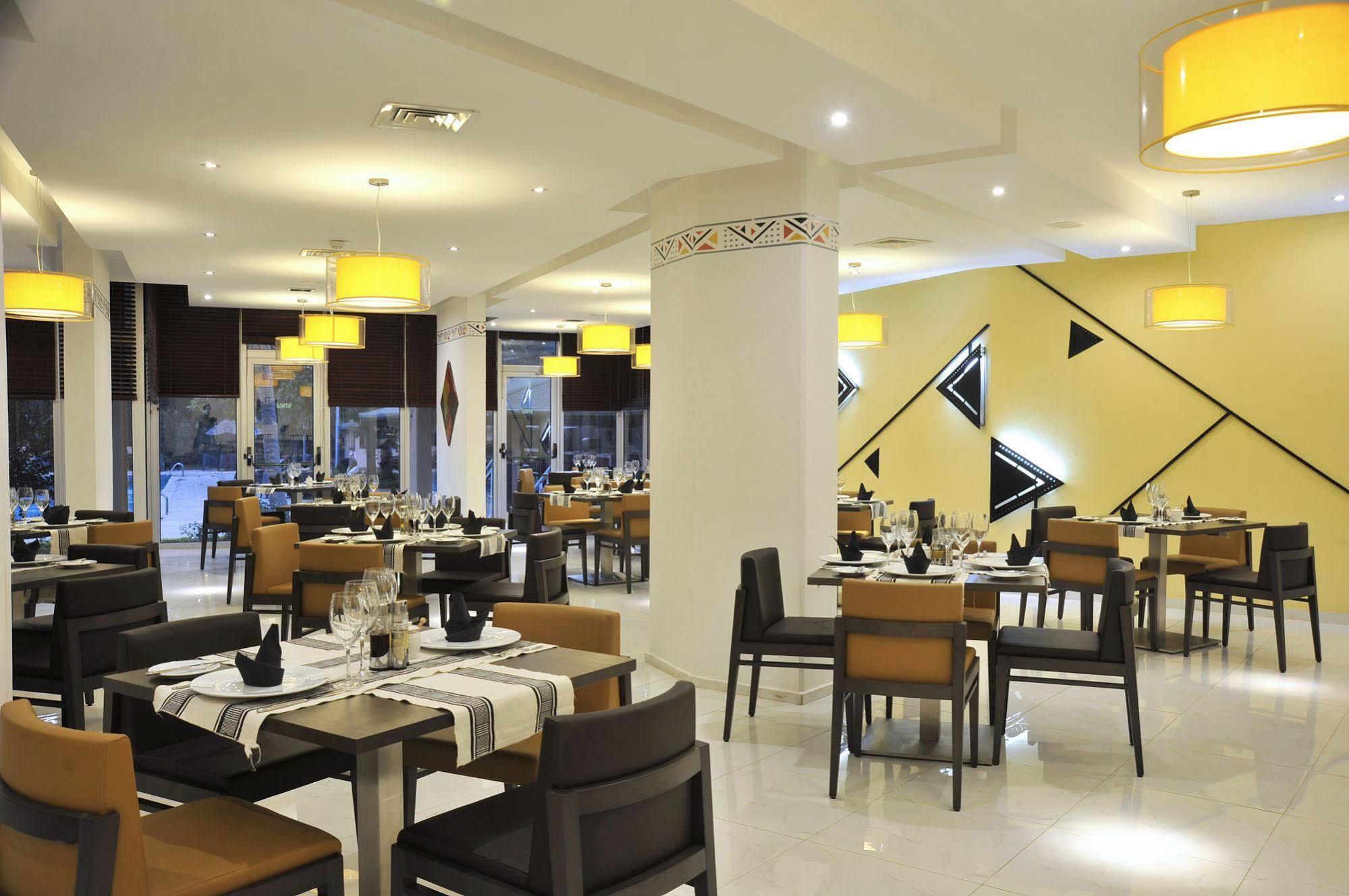 Sopatel Silmande Hotel วากาดูกู ภายนอก รูปภาพ
